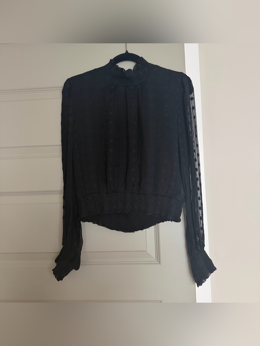 ASTR Black Mock Neck Long Sleeve Blouse Medium